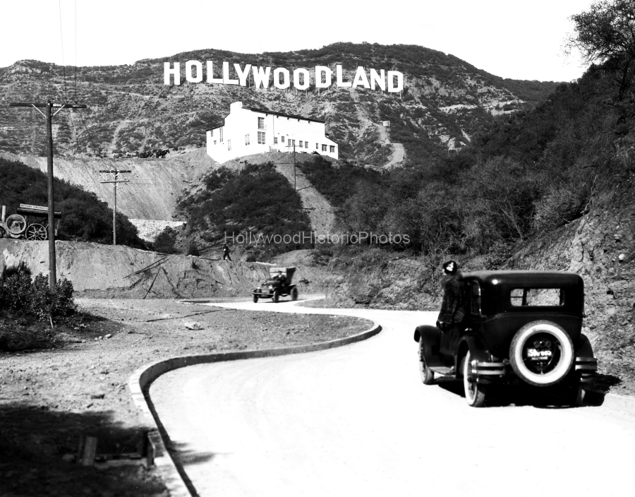 Hollywoodland Sign 1924 1 Beachwood Drive and first home built wm.jpg